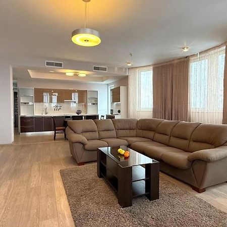 חארקיב Bright House On 23 Serpnya מראה חיצוני תמונה