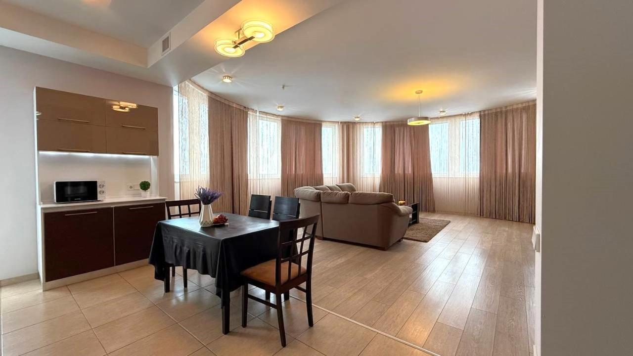 חארקיב Bright House On 23 Serpnya מראה חיצוני תמונה